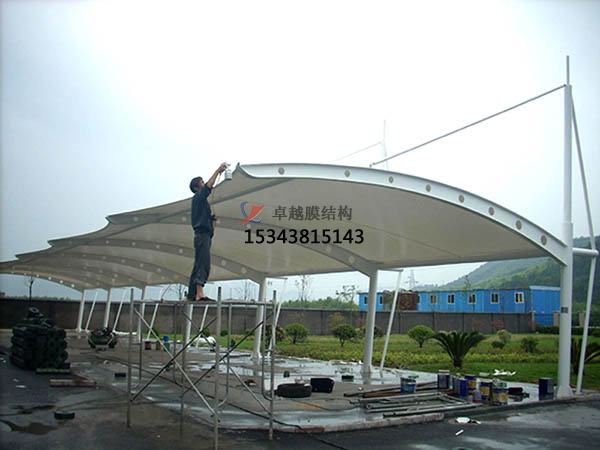 郴州<font color='red'>膜結(jié)構(gòu)車(chē)棚</font>【遮陽(yáng)棚廠(chǎng)家】