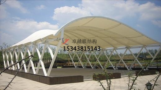 ?？谏虡I(yè)廣場雨棚搭建